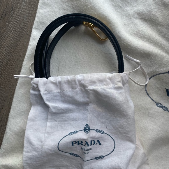 Prada galleria saffiano leather medium bag - Picture 8 of 11